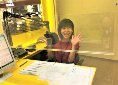 しゅうなんFM　パーソナリティーの水津さん